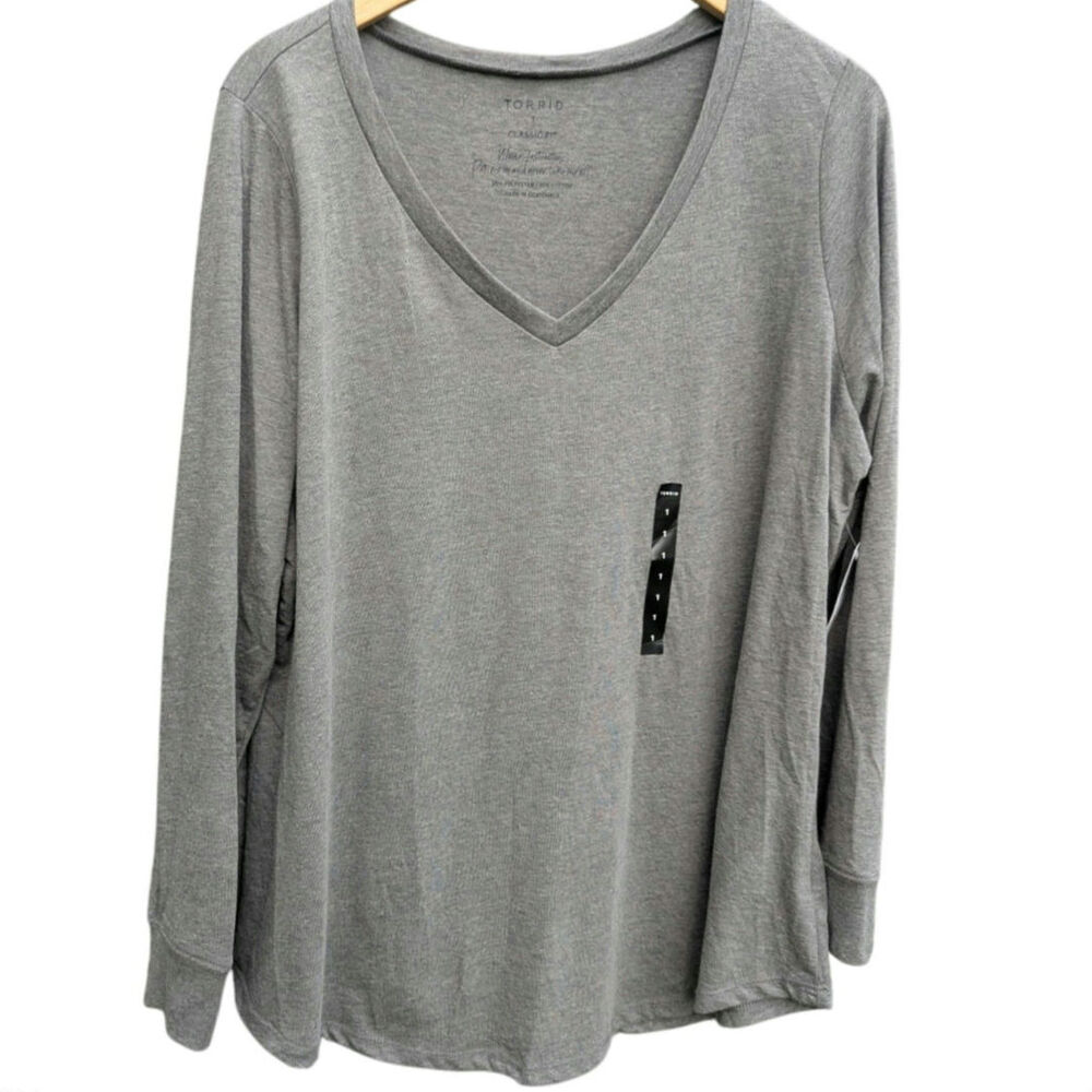 NWT Torrid 1X Classic Fit V neck grey gray basic shirt top blouse fall office
